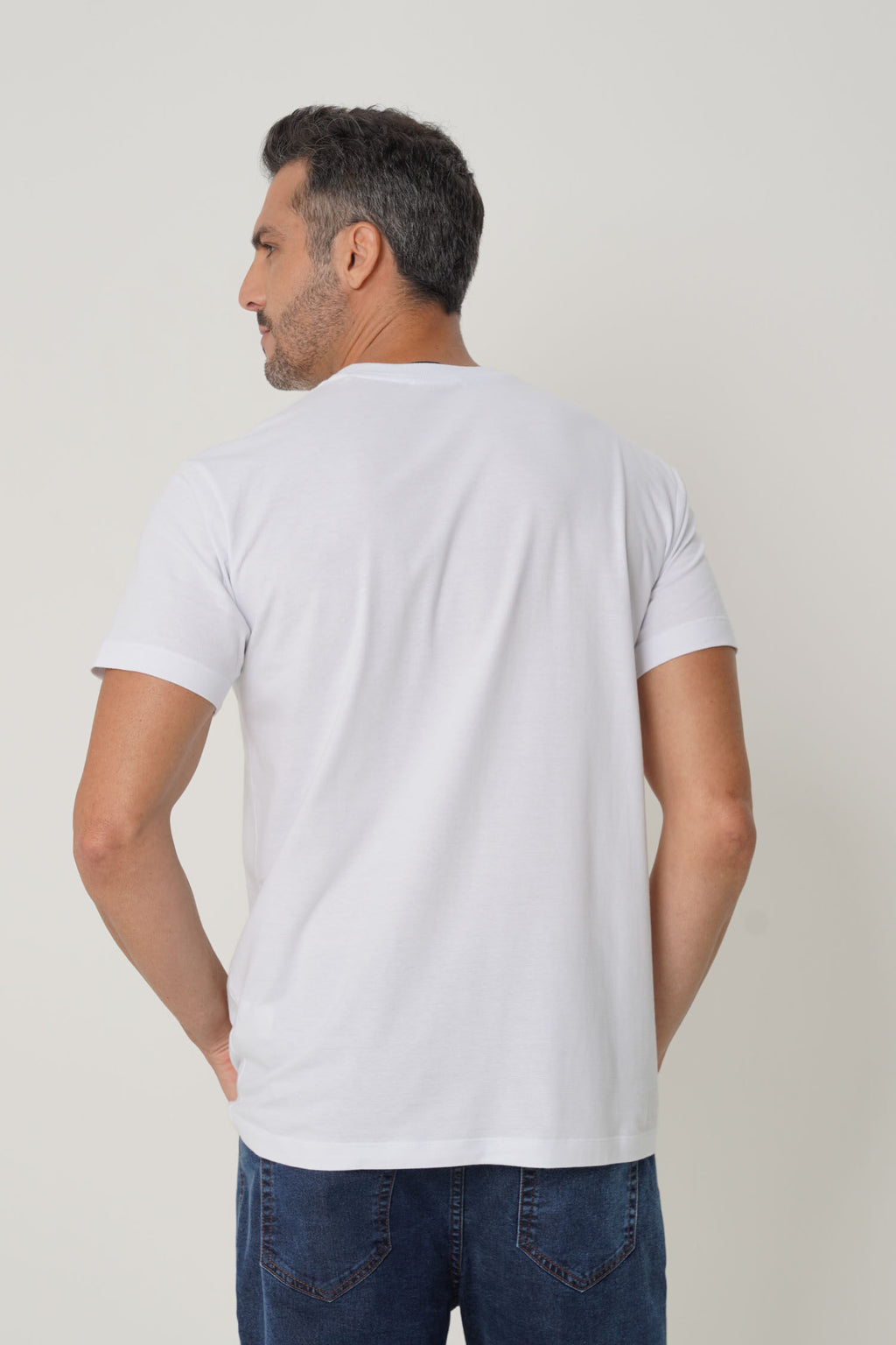 Camiseta Lettering Bordado Masculina Acostamento Branco