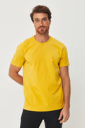 Camiseta Essential Lobo Masculina Acostamento Amarelo Ocre