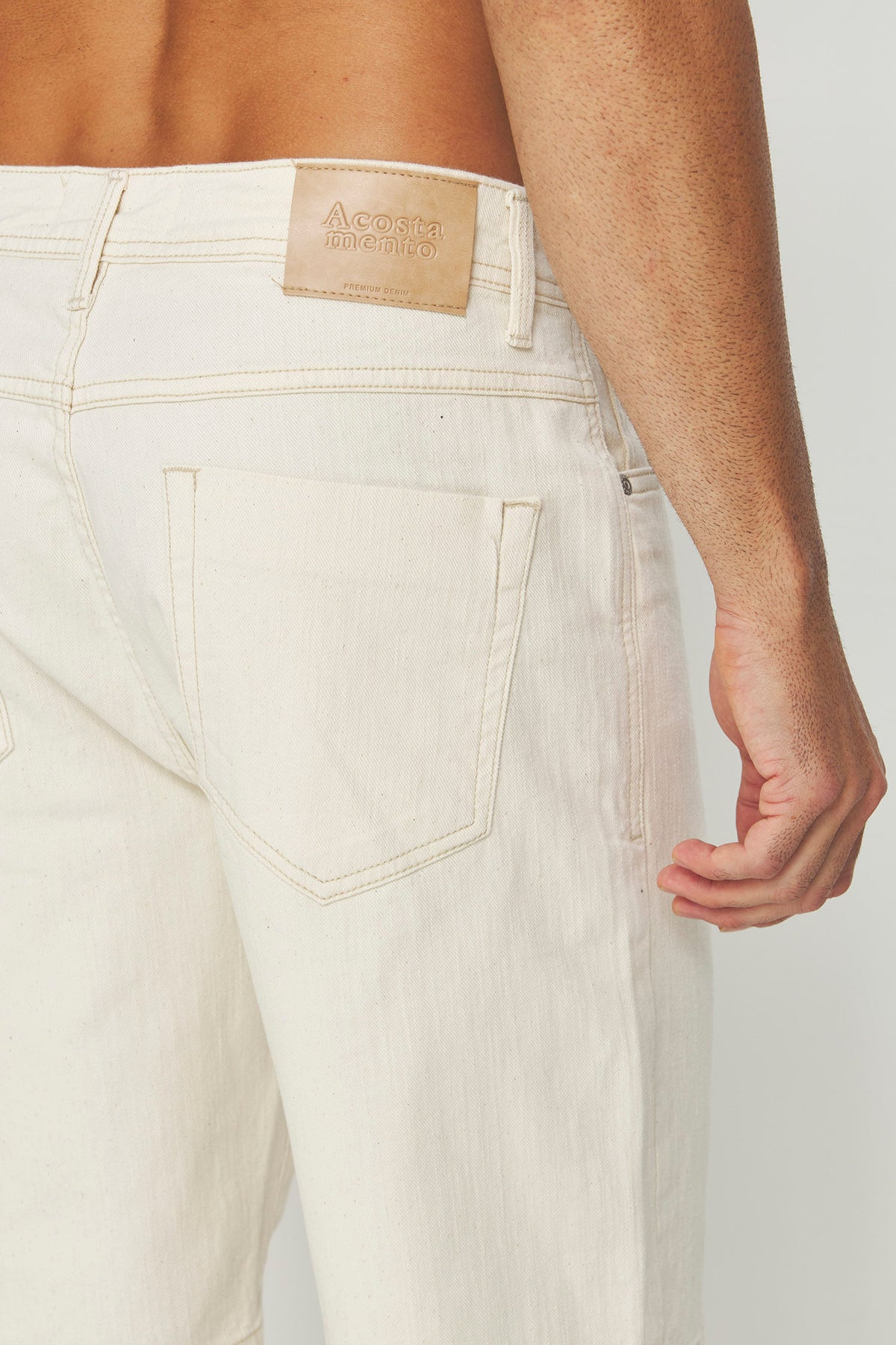 Bermuda Clássica Sarja Masculina Acostamento Off White