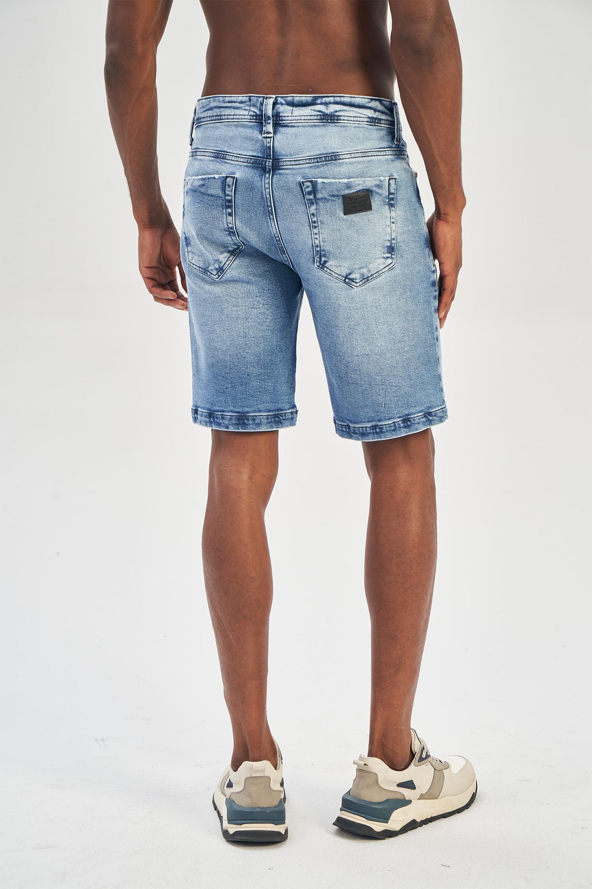 Bermuda Jeans Com Puídos Masculina Acostamento Jeans Intermediario