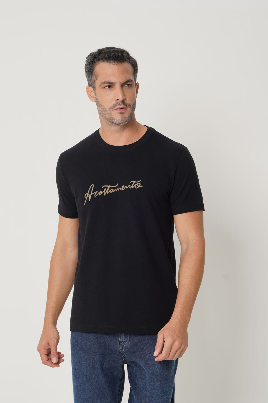 Camiseta Lettering Bordado Masculina Acostamento Preto