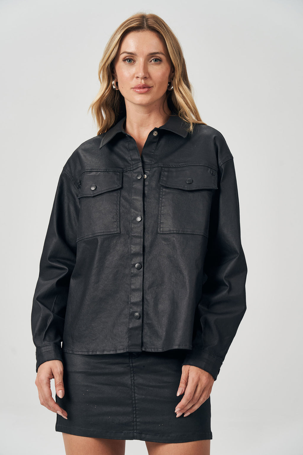 Camisa Regular Sarja Feminina Acostamento Preto