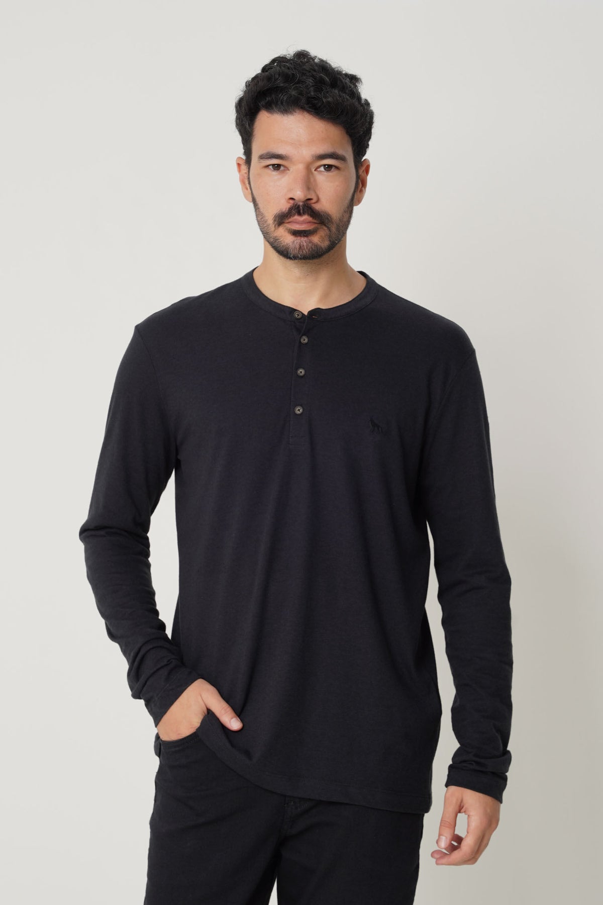 Camiseta Manga Longa Bordada Masculina Acostamento Preto