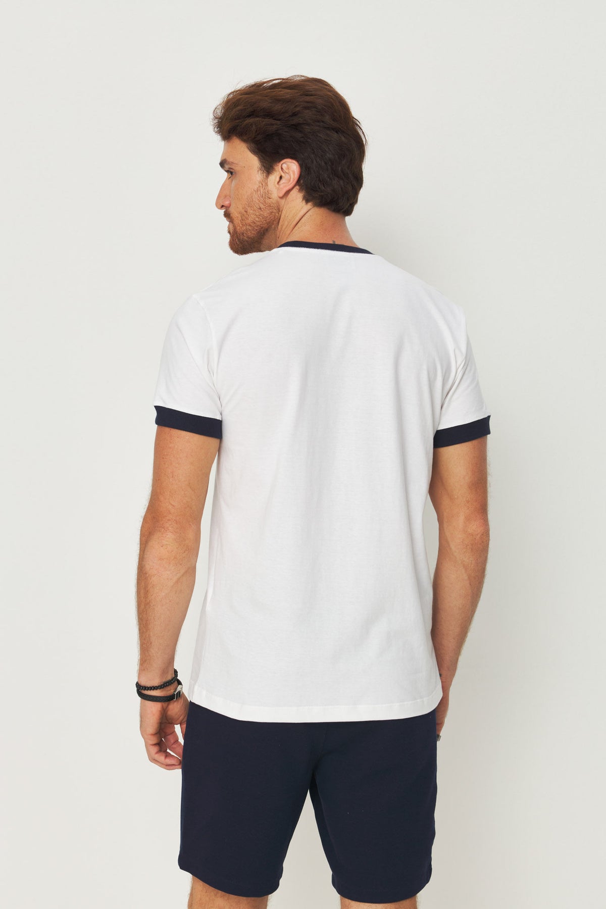 Camiseta Estilo Retrô Masculino Acostamento Off White