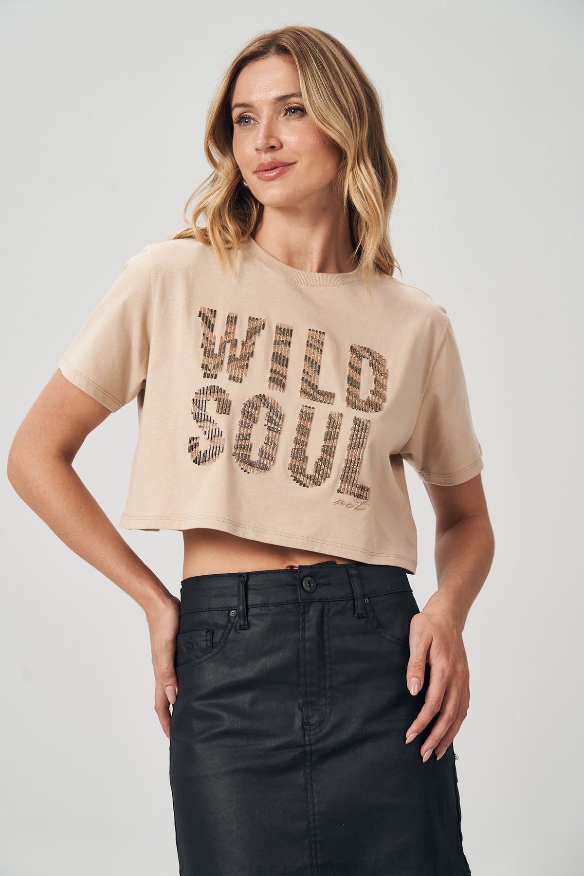T-Shirt Wild Soul Shiny Feminina Acostamento Sand