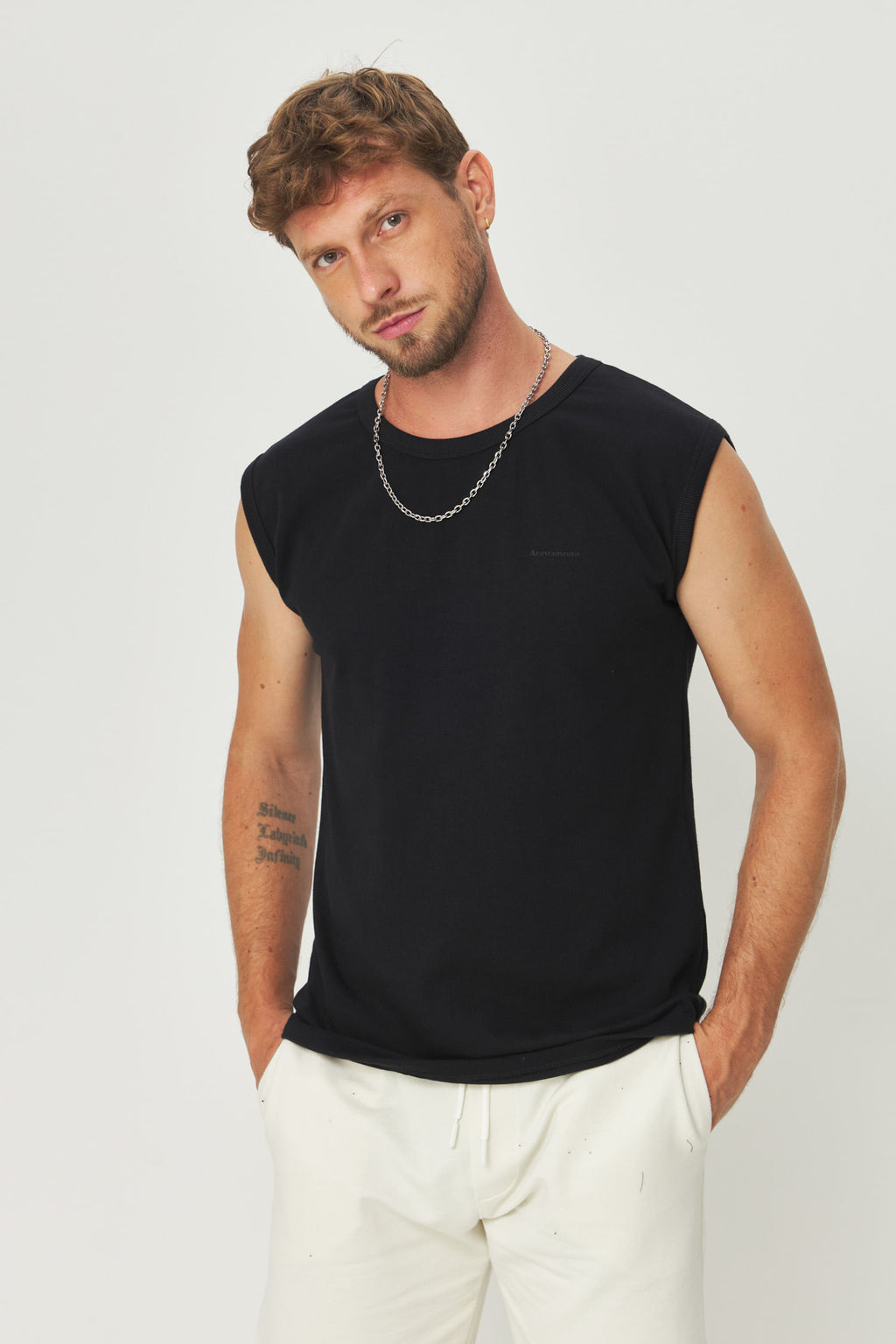 Regata Gola Redonda Masculina Acostamento Preto
