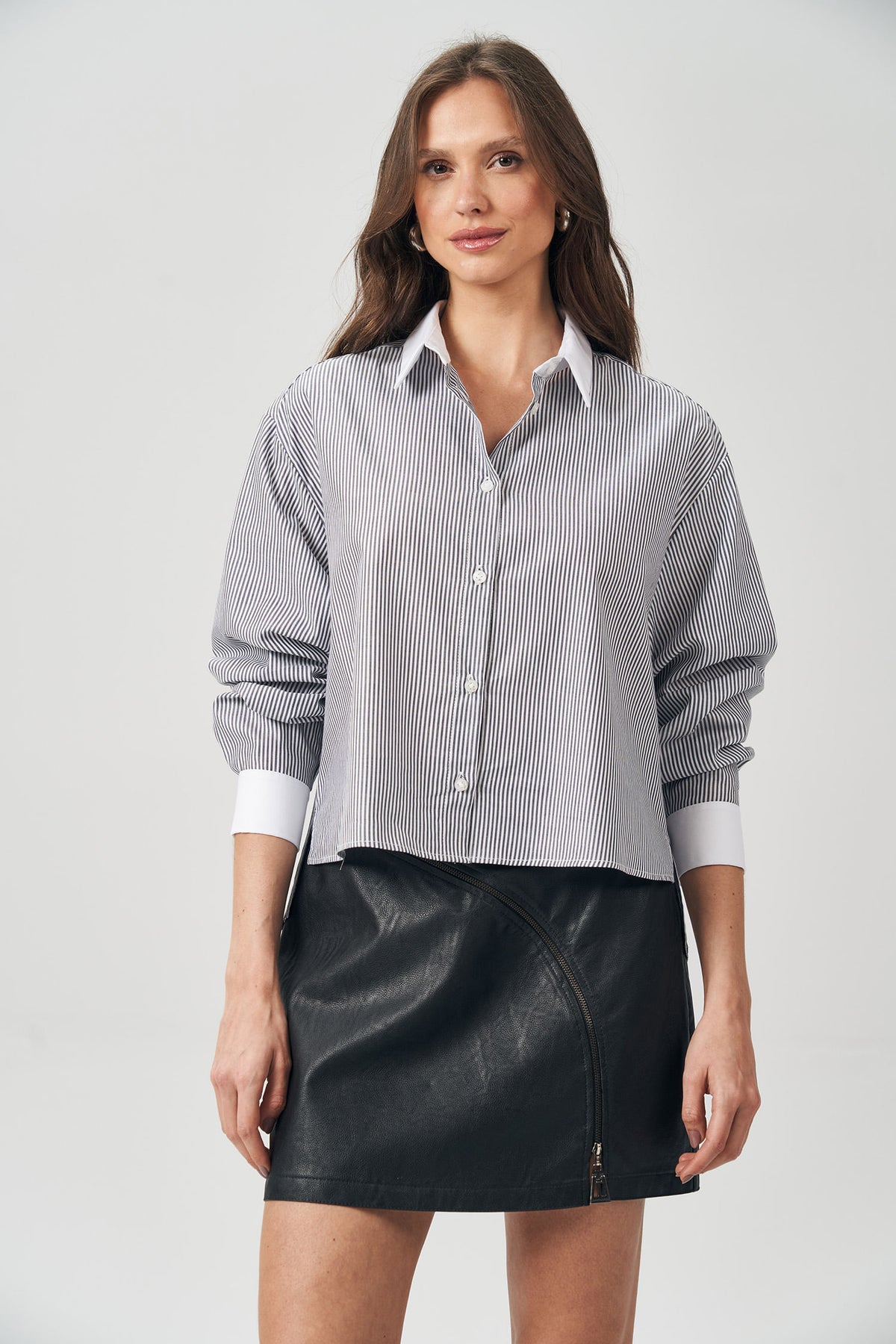 Camisa Listrada Feminina Acostamento Off C/ Listra Preta