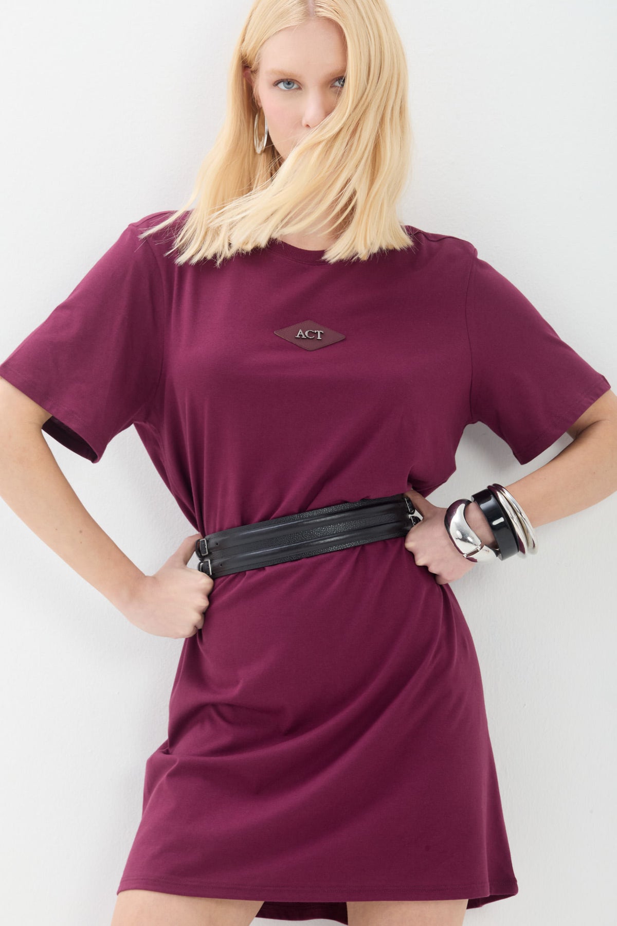 Vestido Solto Com Logo ACT Feminino Deep Ruby