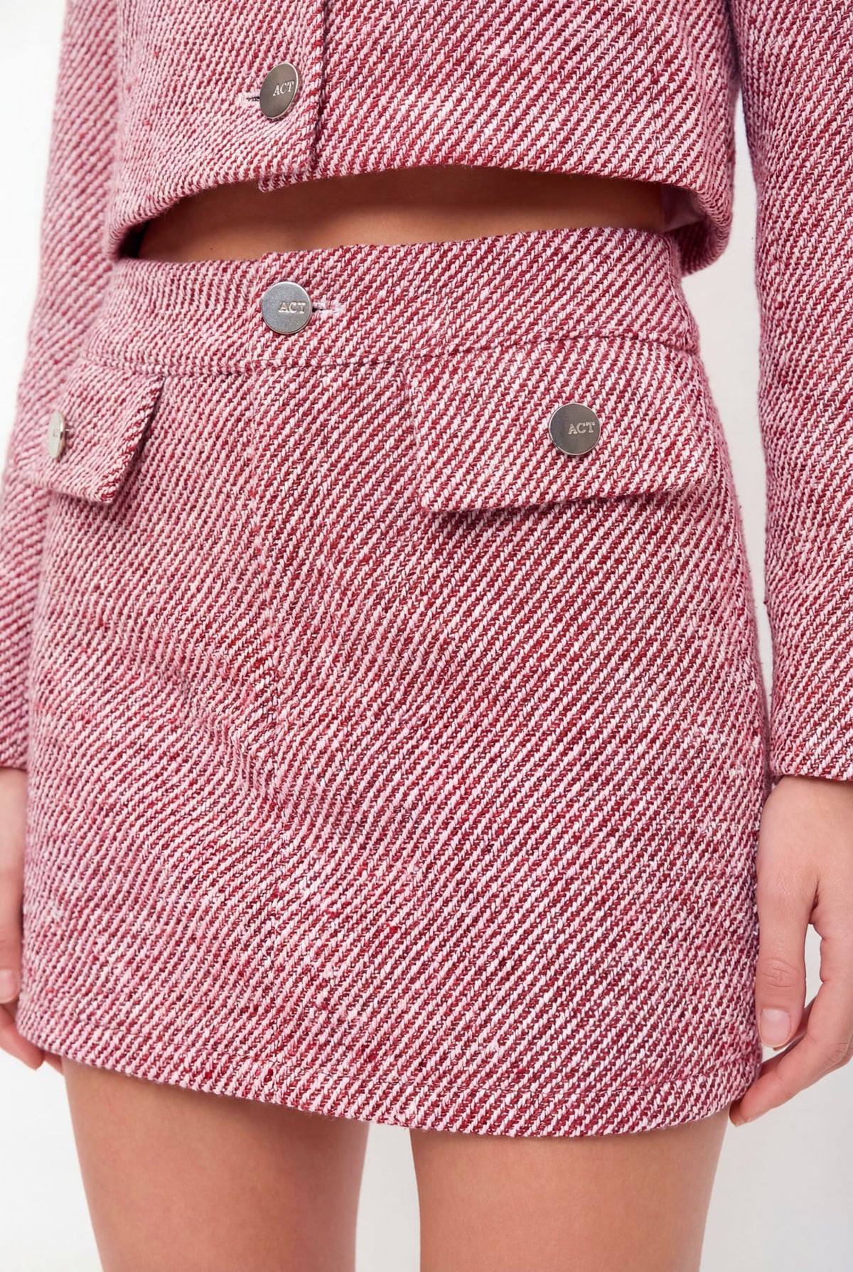 Saia Curta Com Bolsos Frontais ACT Feminina Hot Red