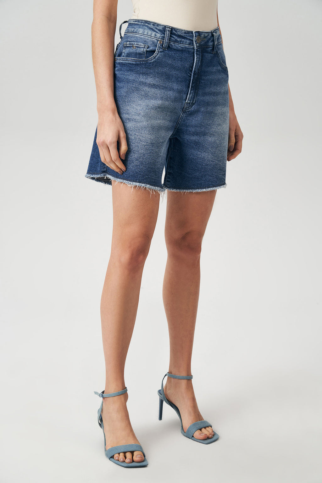 Bermuda Jeans Classic Feminina Acostamento Jeans Intermediario