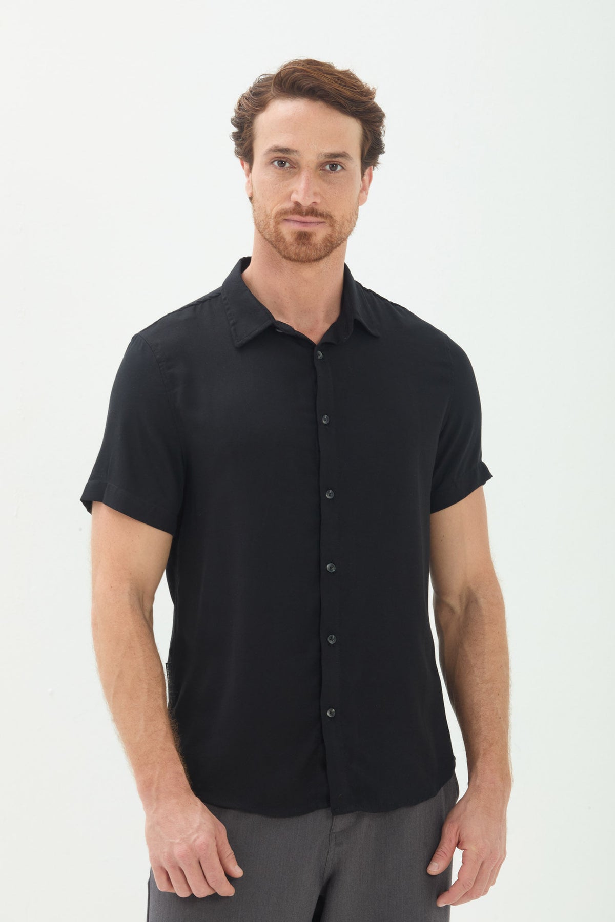 Camisa Manga Curta Leve Masculino Acostamento Preto