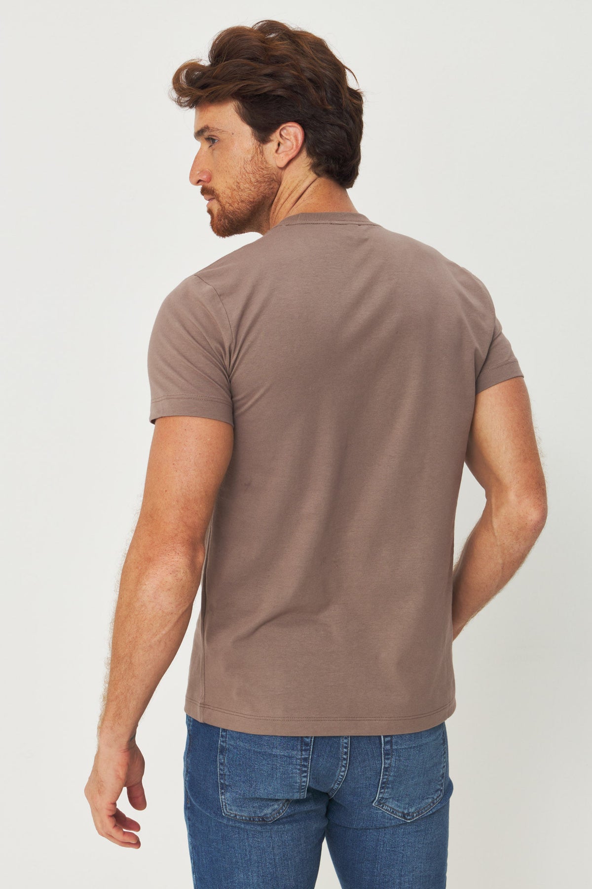 Camiseta Básica Lobo Bordado Masculina Acostamento Capuccino