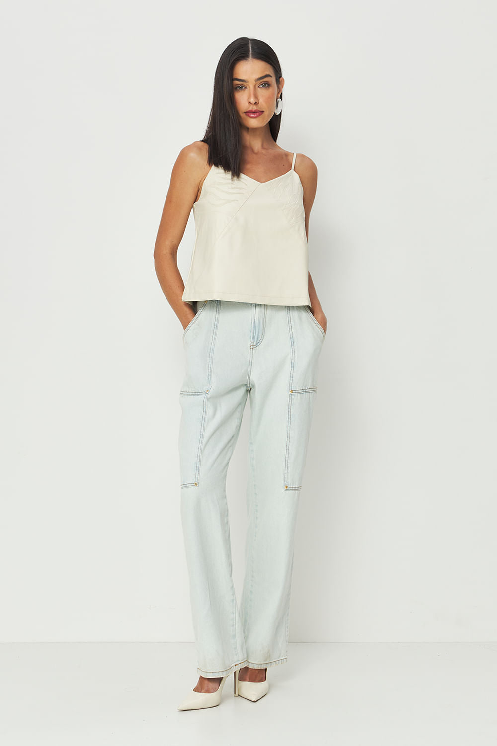 Blusa PU Detalhe Busto Feminina Acostamento Areia