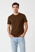 Camiseta Casual Masculina Acostamento Marrom Ipe