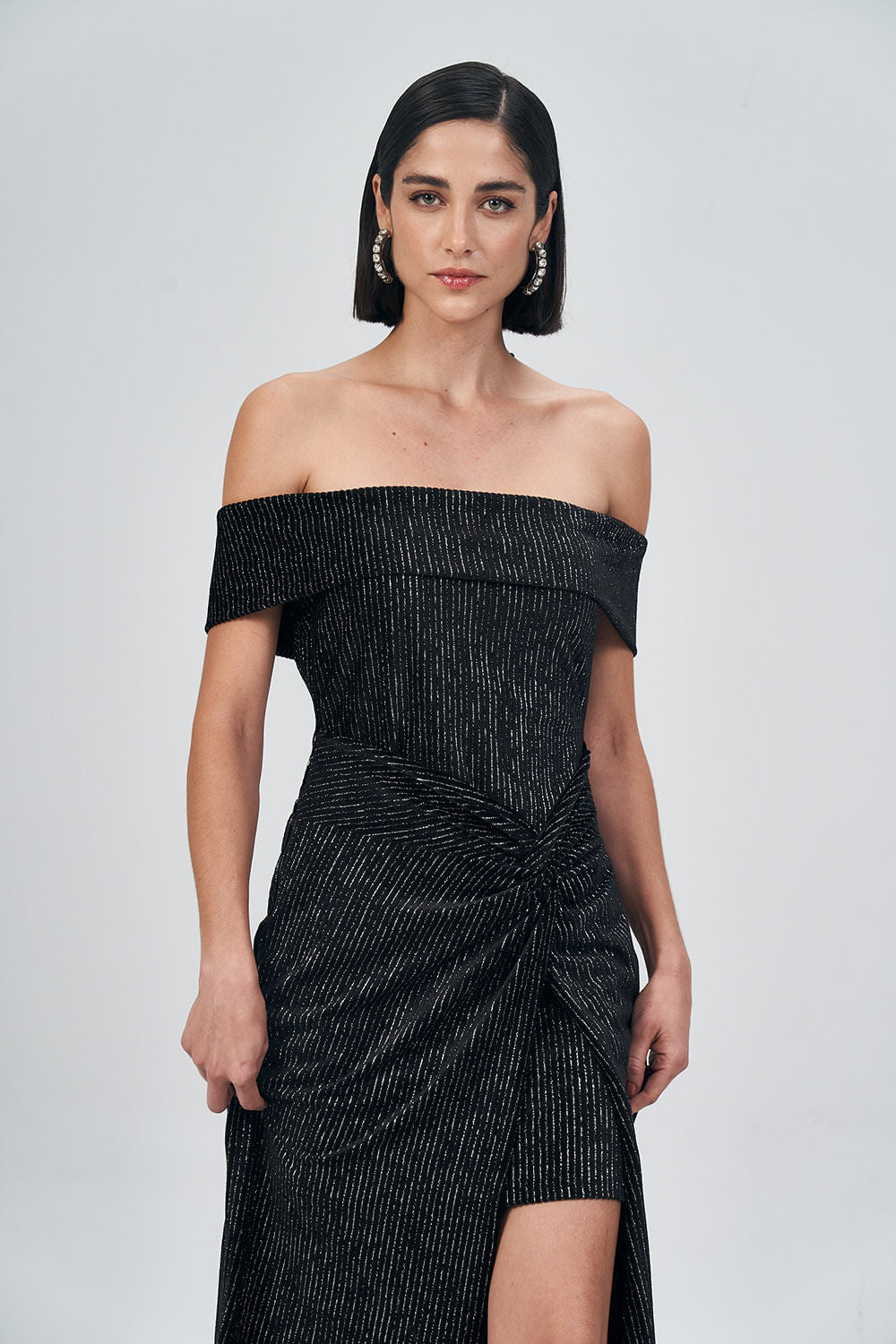 Vestido Decote Ombro A Ombro Feminino Acostamento Preto C/ Silver