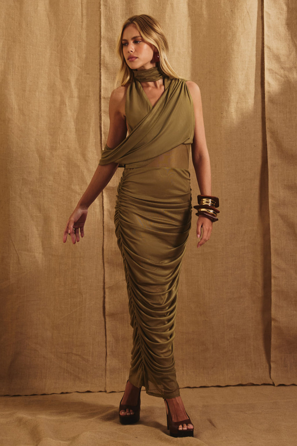 Vestido Longo Com Gola Drapeada ACT Feminino Fresh Olive