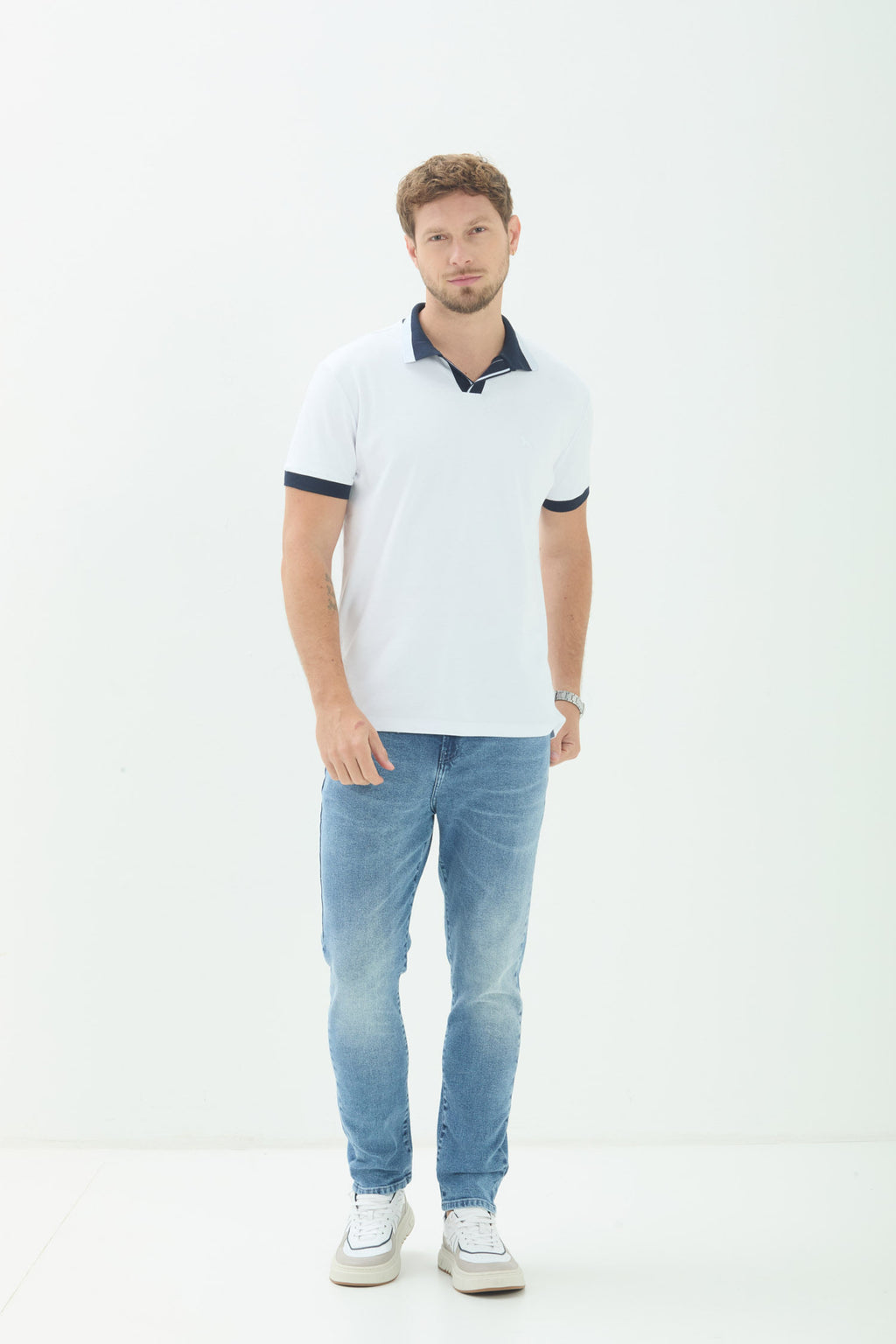 Polo Com Gola Contrastante Masculina Acostamento Branco