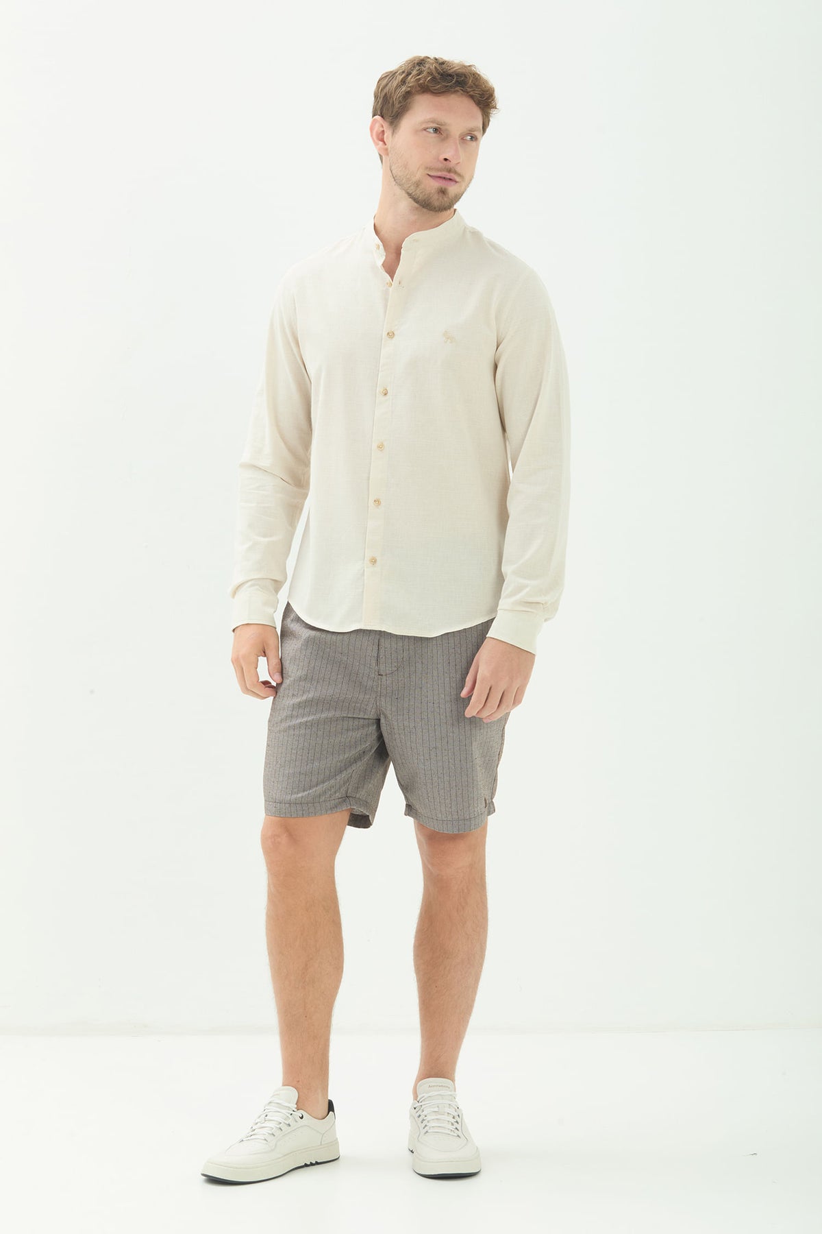 Bermuda Minimalista Masculina Acostamento Marrom