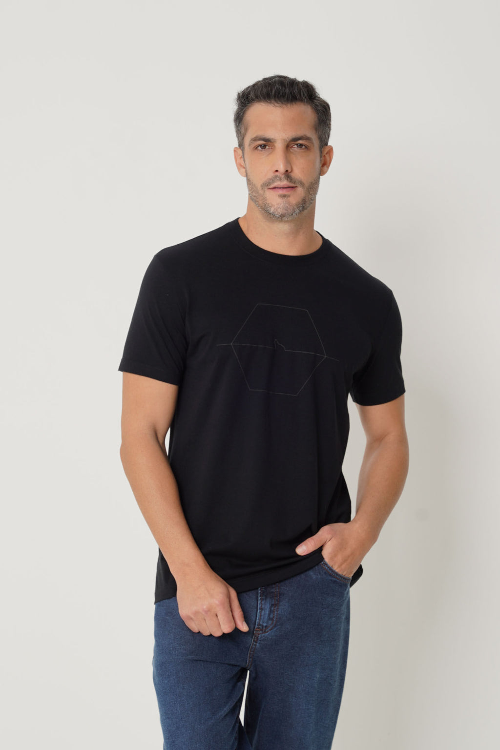 Camiseta Wolf Hexagon Masculina Acostamento Preto