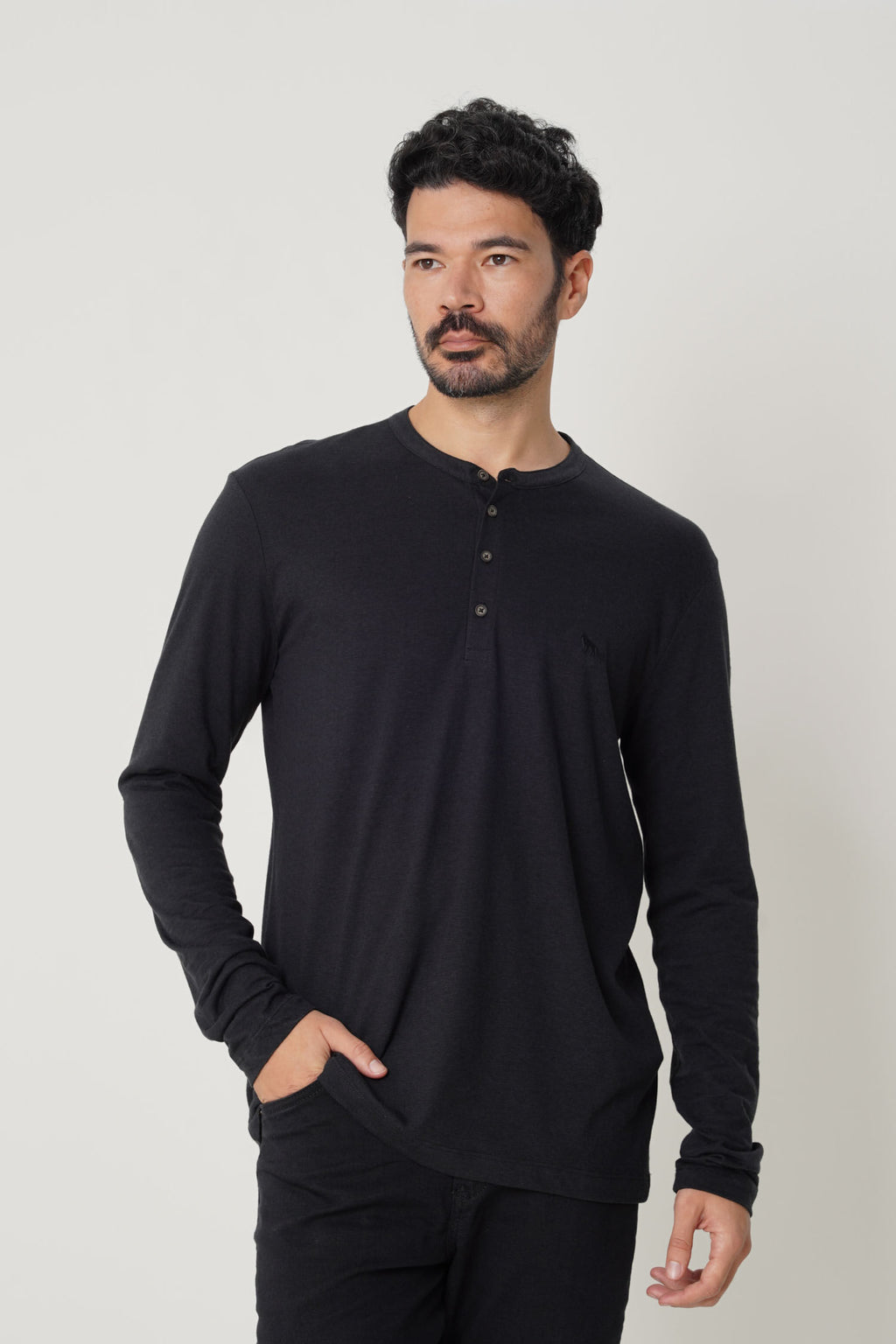 Camiseta Manga Longa Bordada Masculina Acostamento Preto