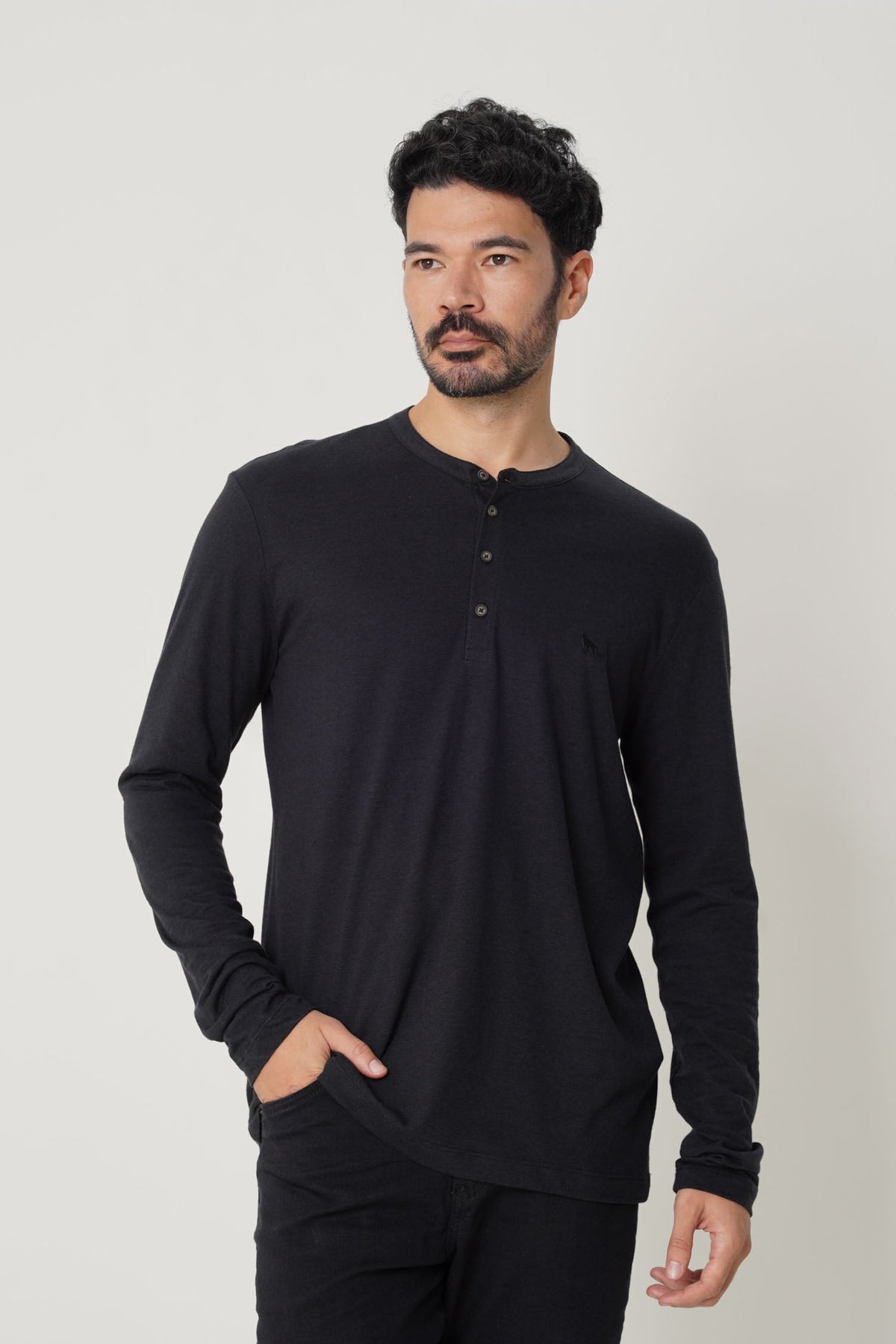 Camiseta Manga Longa Bordada Masculina Acostamento Preto