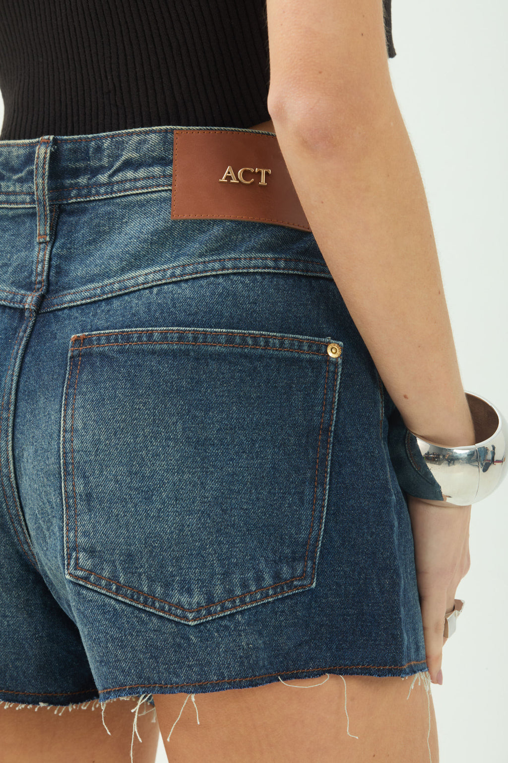 Shorts Jeans Cintura Alta ACT Feminino Jeans Intermediario