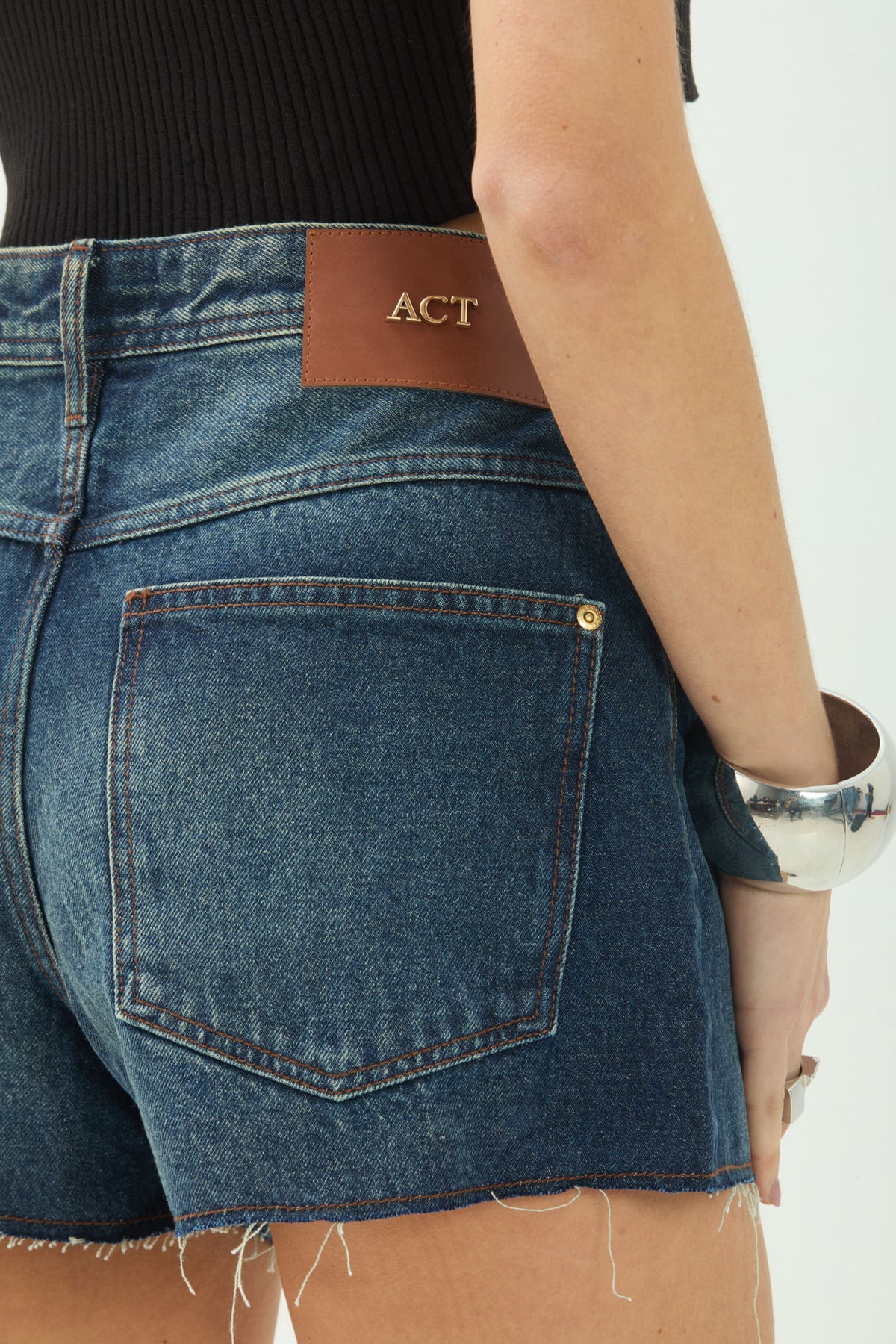 Shorts Jeans Cintura Alta ACT Feminino Jeans Intermediario