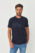 Camiseta Lettering Lobo Masculino Acostamento Marinho