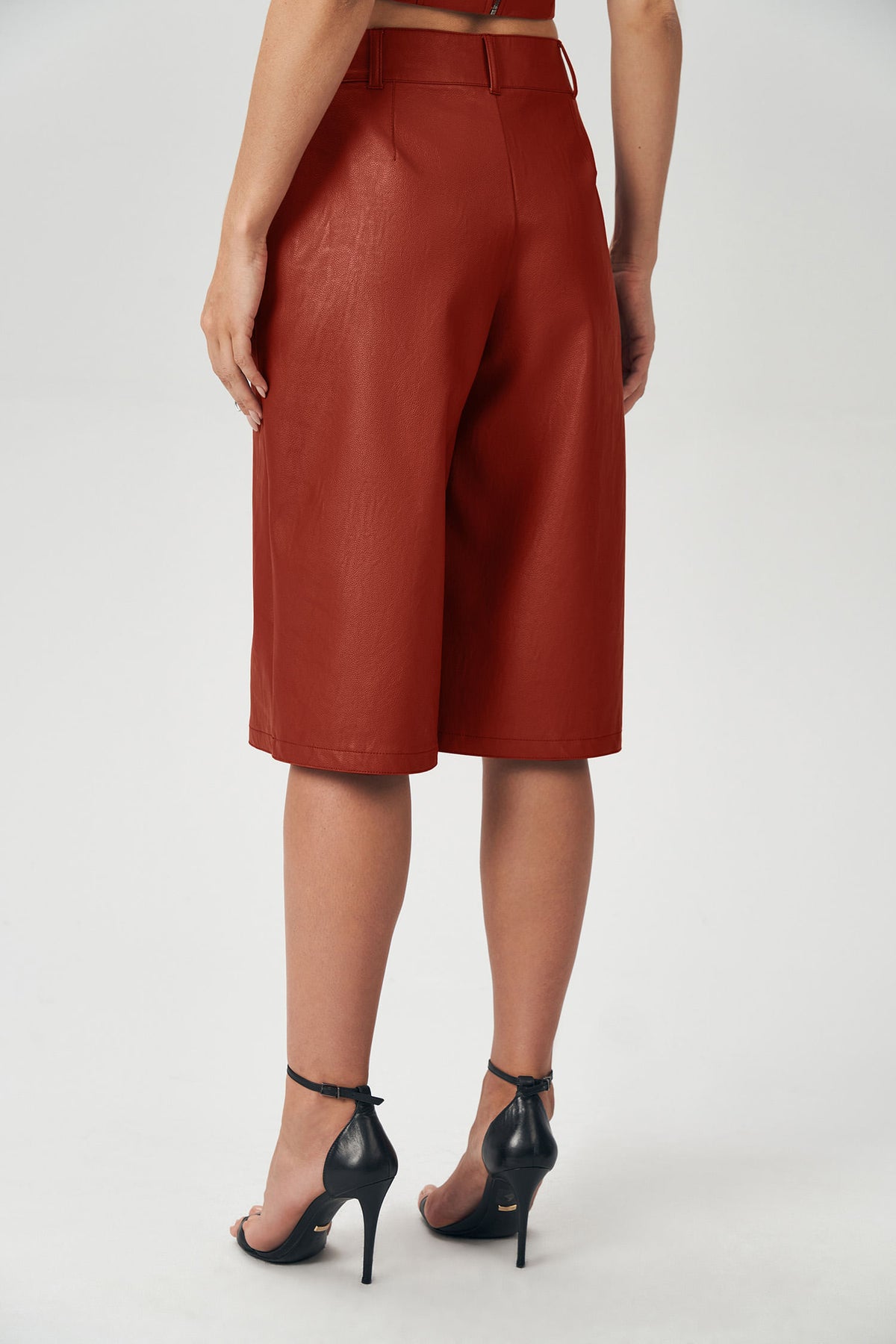 Bermuda PU Texture Feminina Acostamento Cassis