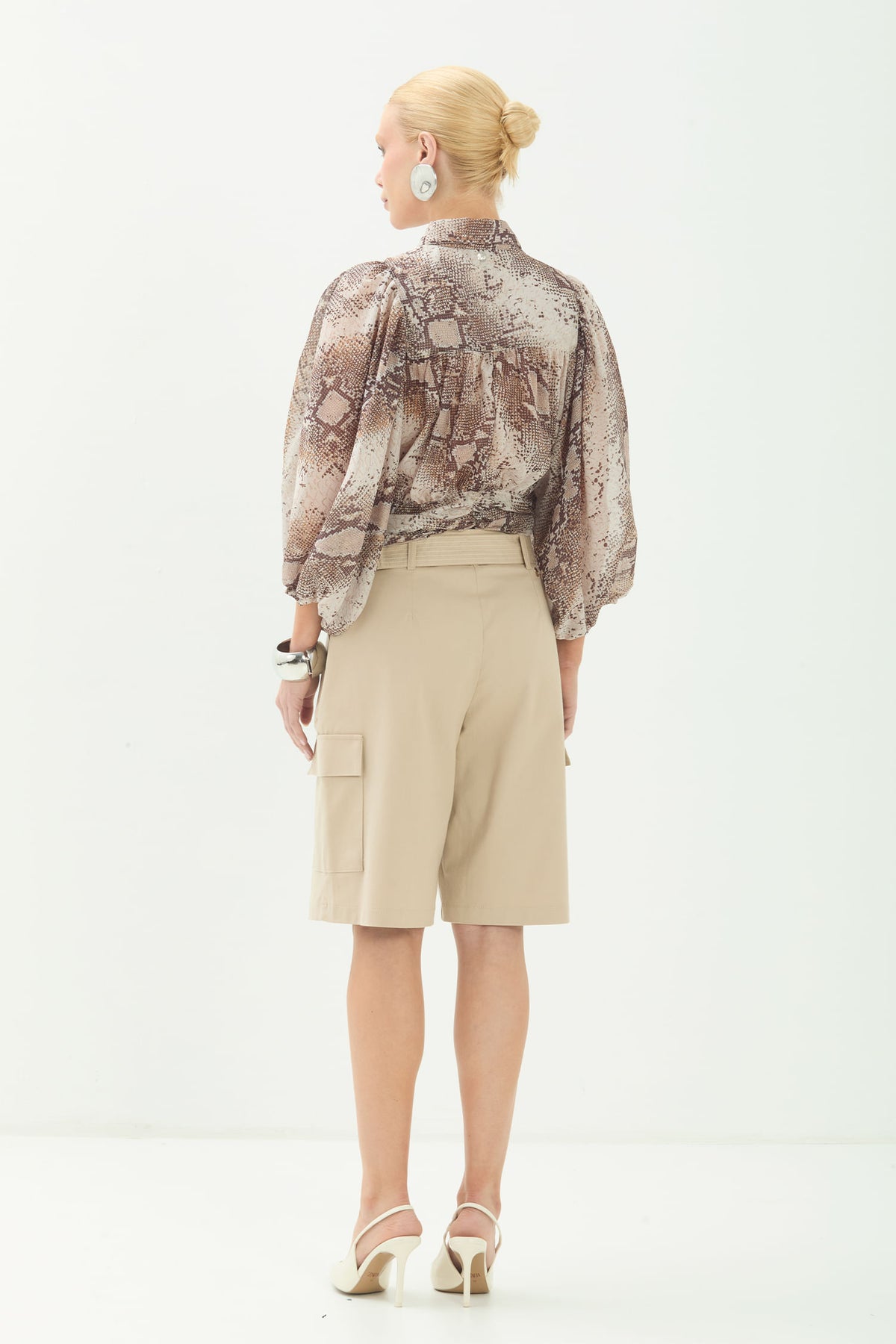 Bermuda Cargo Com Bolsos ACT Feminina Sand