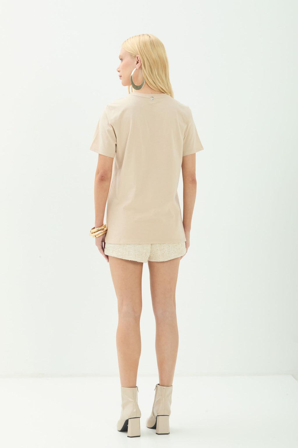T-Shirt Casual Feminina ACT Feminino Sand