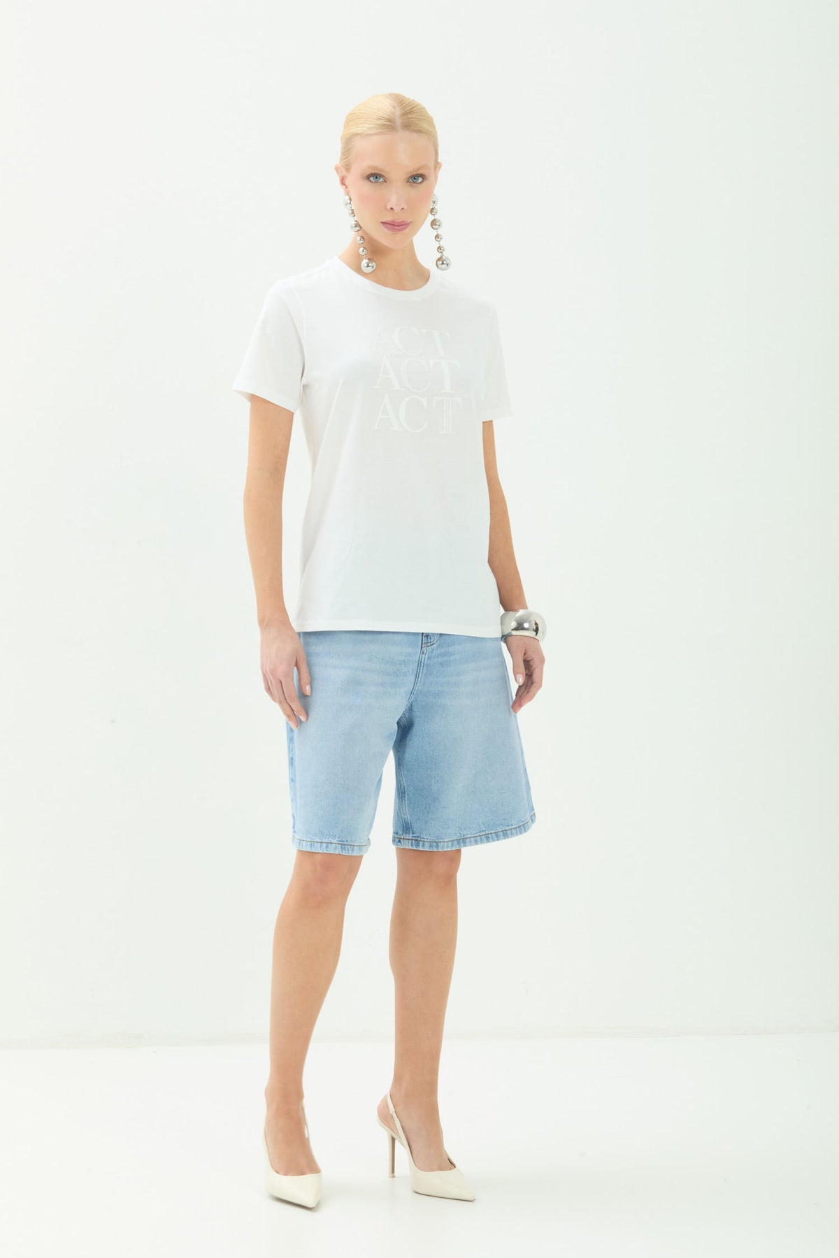 T-shirt Casual Clean ACT Feminina Off White