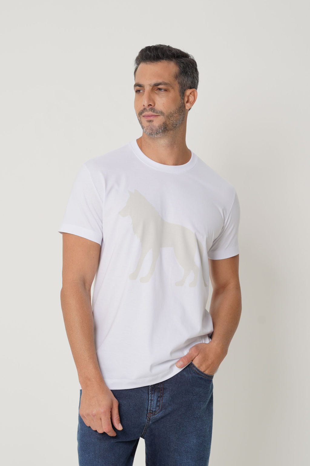 Camiseta Estampa Lobo Masculina Acostamento Branco