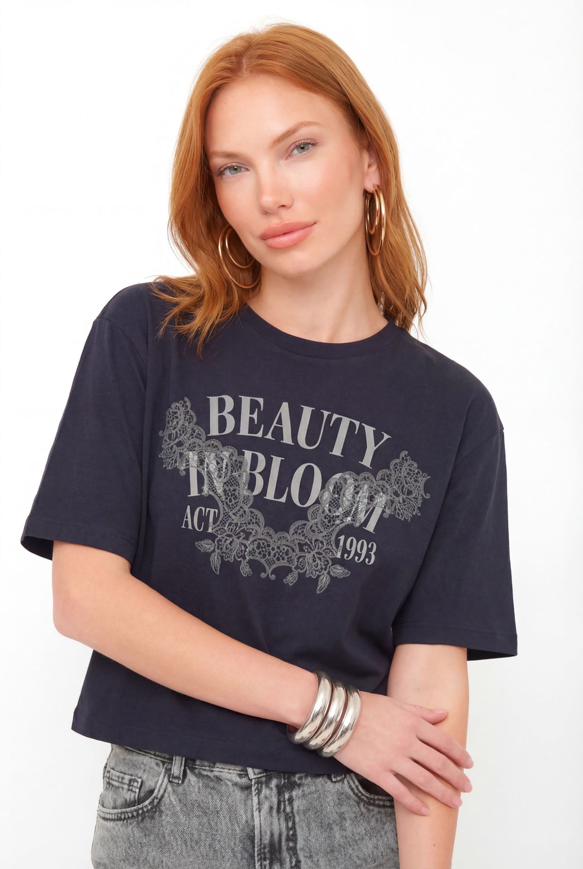 T-Shirt Curta Beauty ACT Feminina Preto