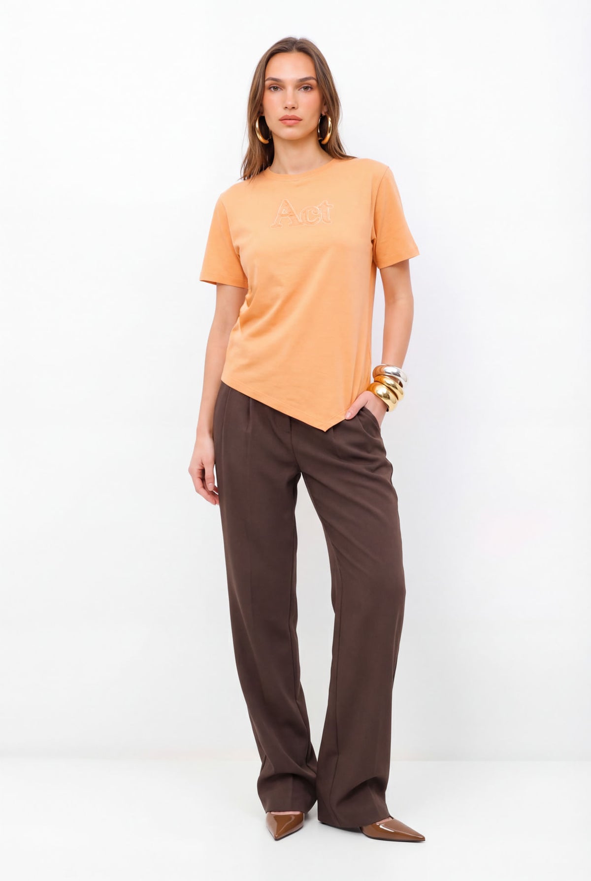 T-Shirt Bordada Logo ACT Feminina Spice Orange