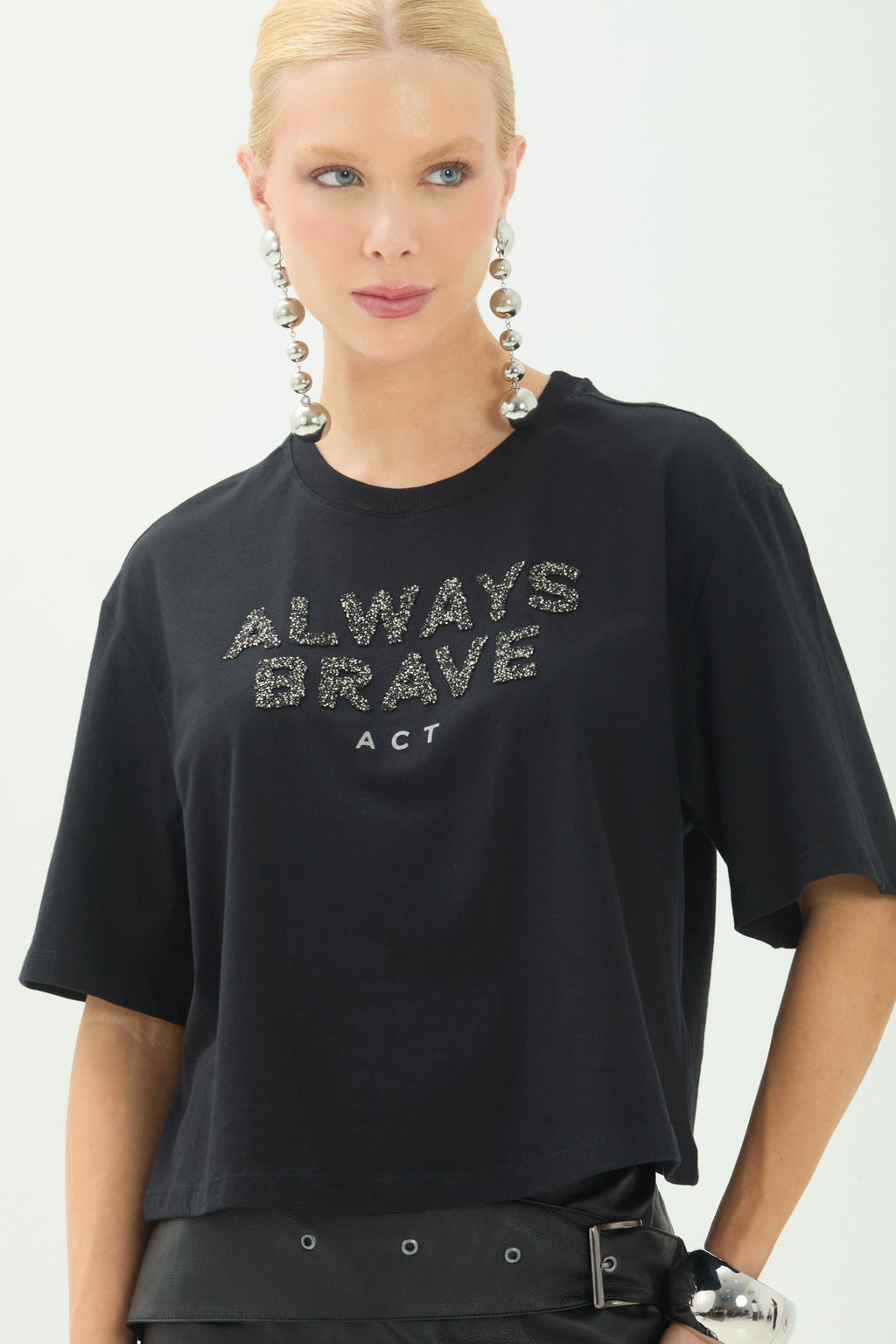 T-Shirt Casual Estampada ACT Feminina Preto