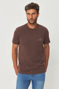 Camiseta Estampa Costas Masculina Acostamento Marrom Ipe