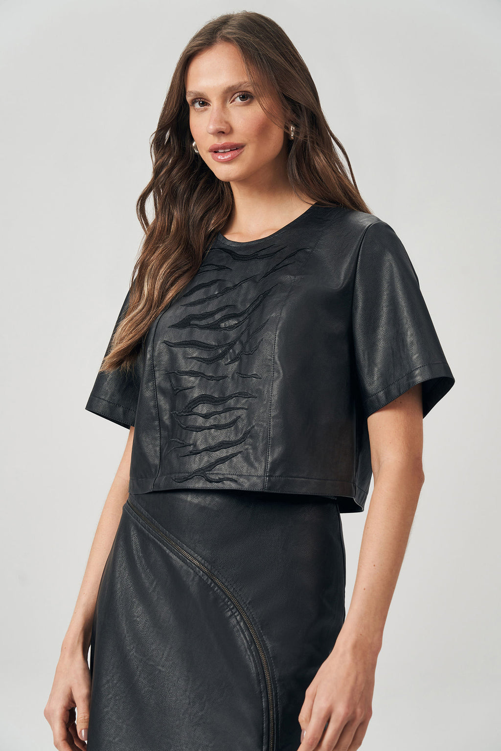 Blusa PU Bordado Zebra Feminina Acostamento Preto