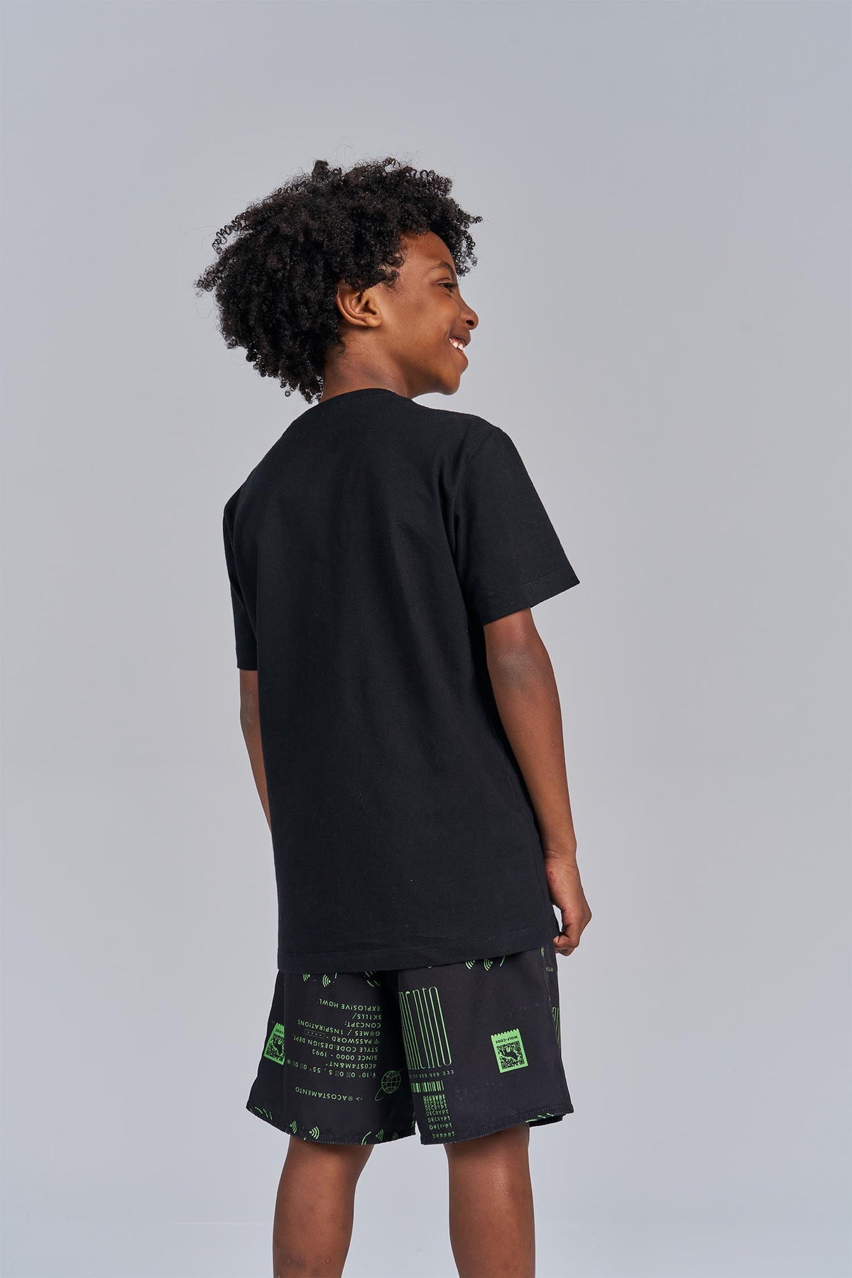 Camiseta Drawn Line Menino Acostamento Next Preto