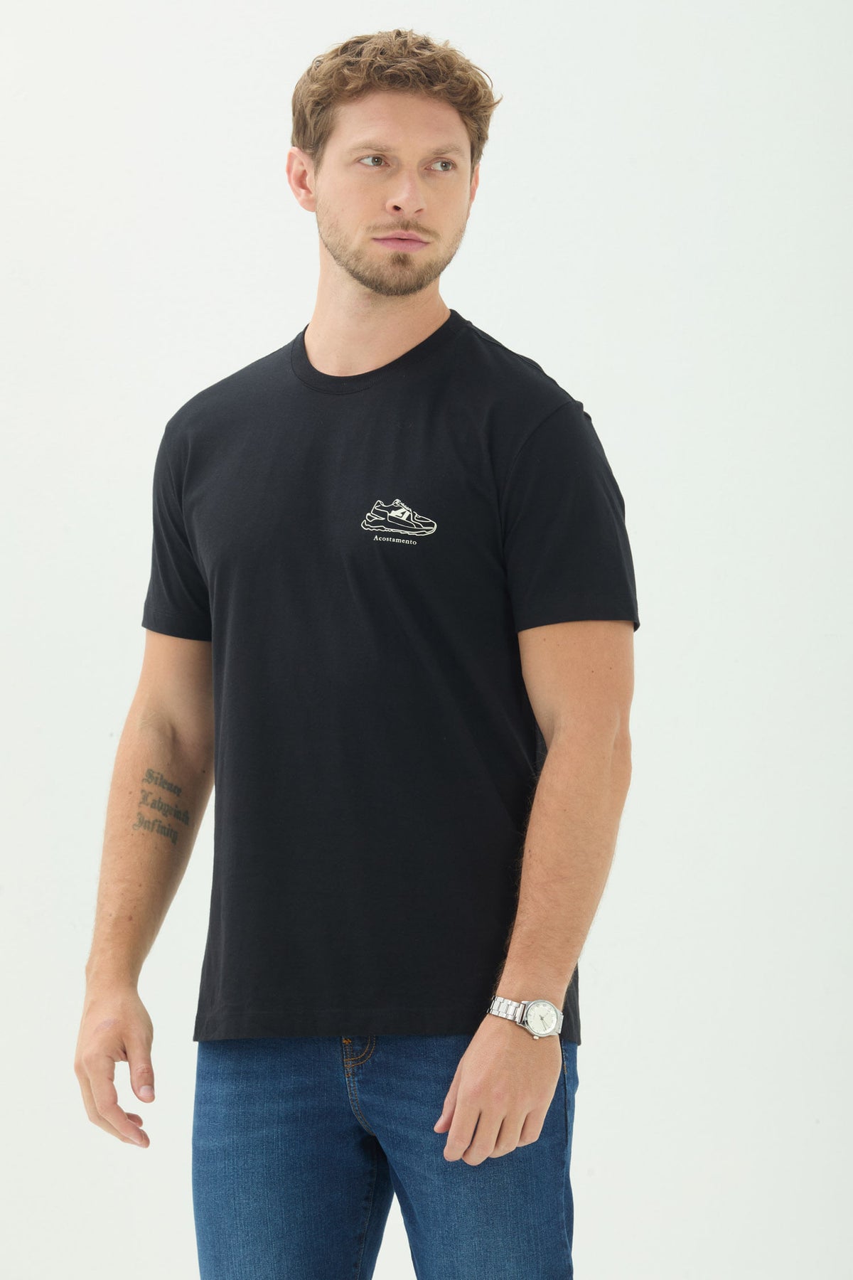 Camiseta Estampa Tênis Masculino Acostamento Preto