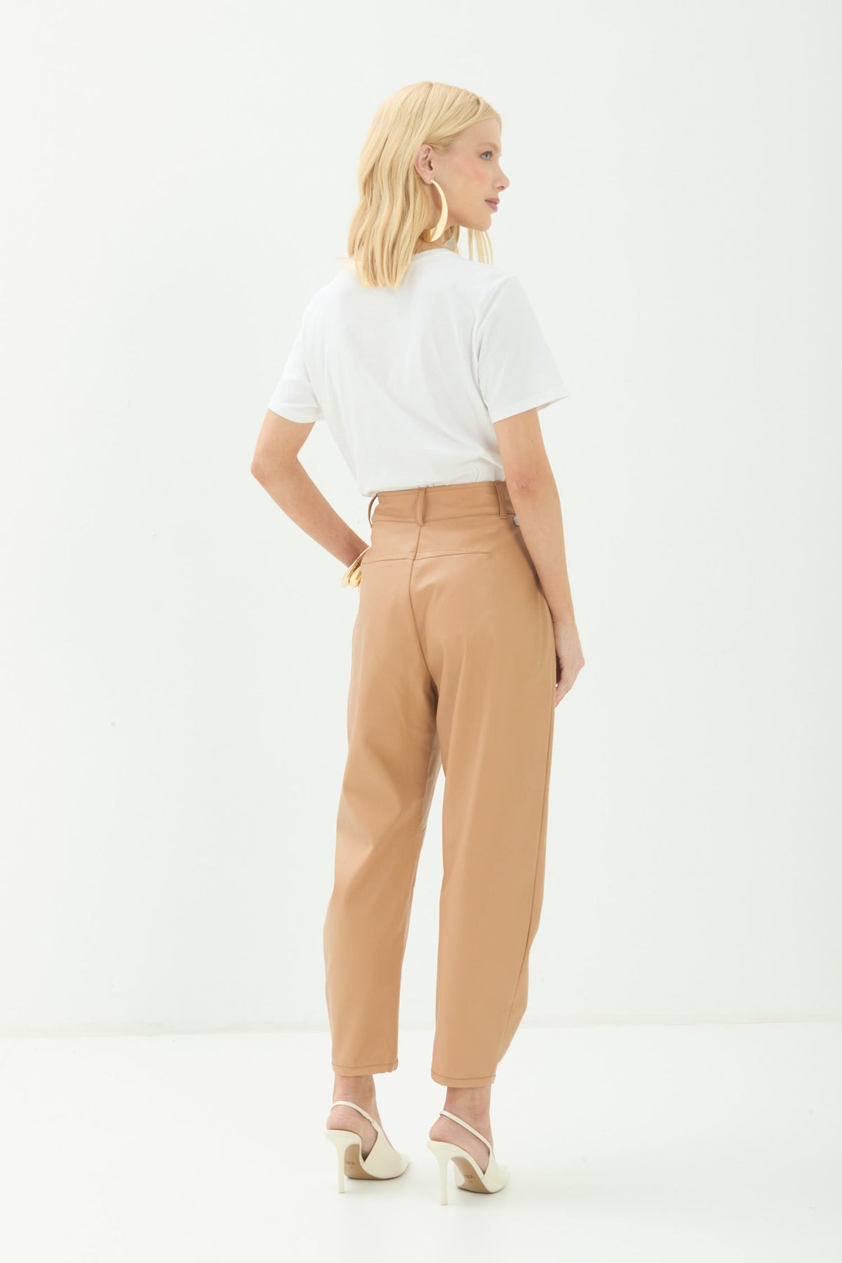 T-Shirt Casual Mood ACT Feminina Off White