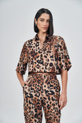 Blusa Decote V Print Feminina Acostamento Feline Fall