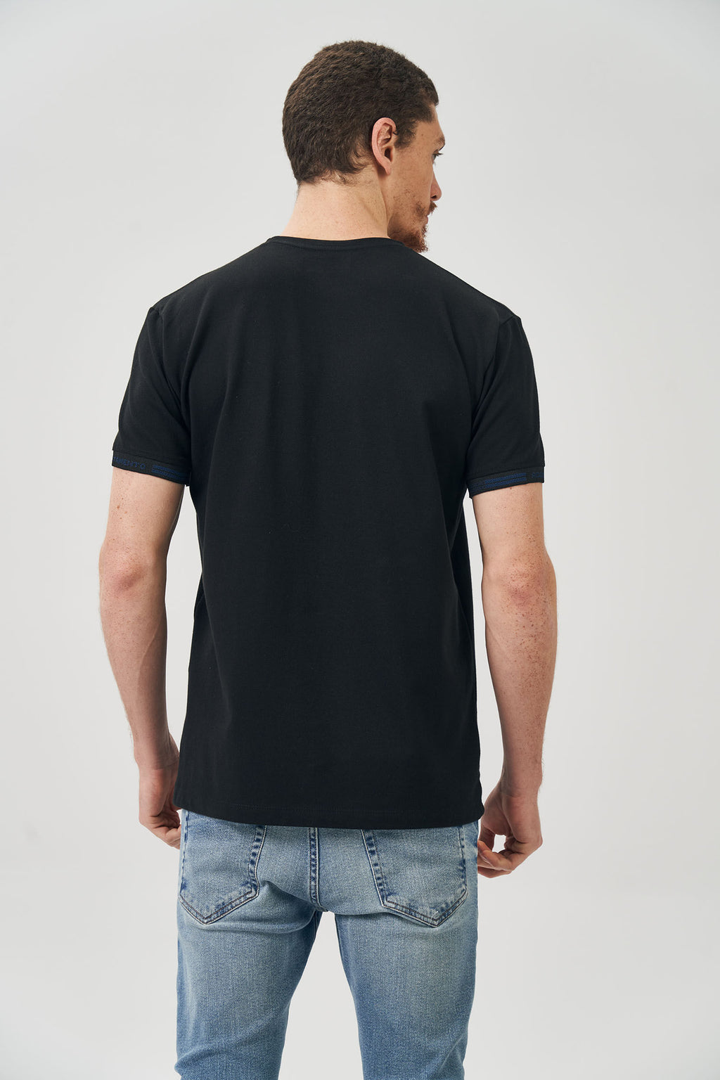 Camiseta Punho Lettering Masculina Acostamento Branco