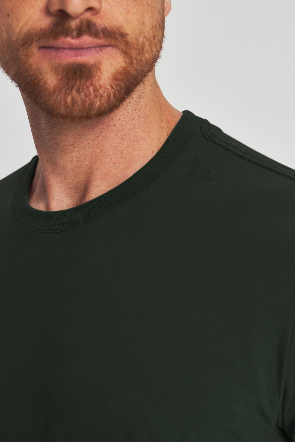Camiseta Minimalista Masculina Acostamento Verde Folhagem