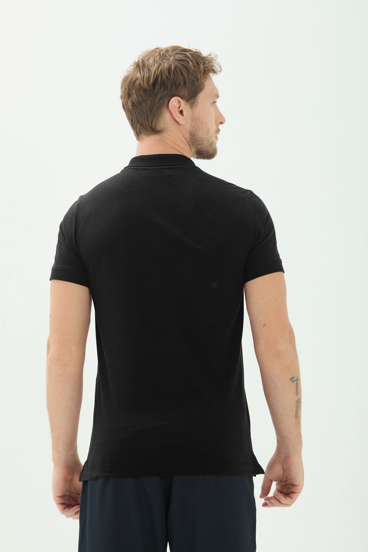 Polo Básica Masculina Acostamento Preto