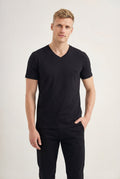 Camiseta Casual Gola V Masculina Acostamento Preto