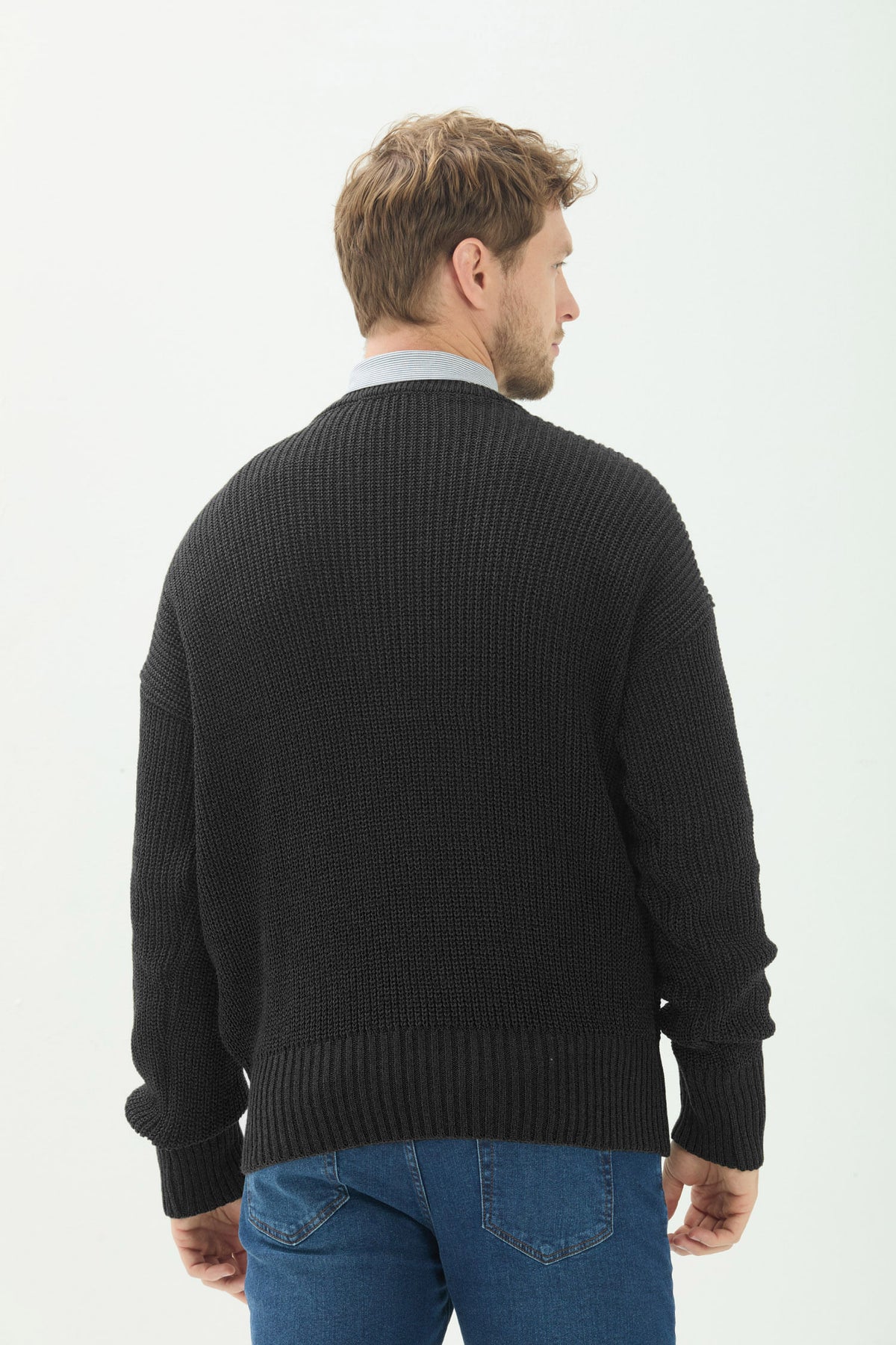 Suéter Tricot Gola Redonda Masculino Acostamento Preto
