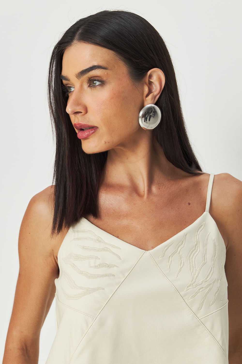 Blusa PU Detalhe Busto Feminina Acostamento Areia