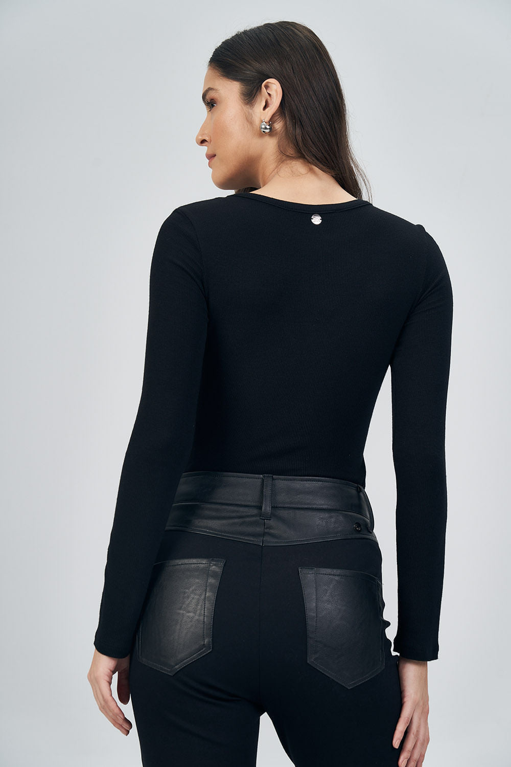 Blusa Manga Longa Feminina Acostamento Preto