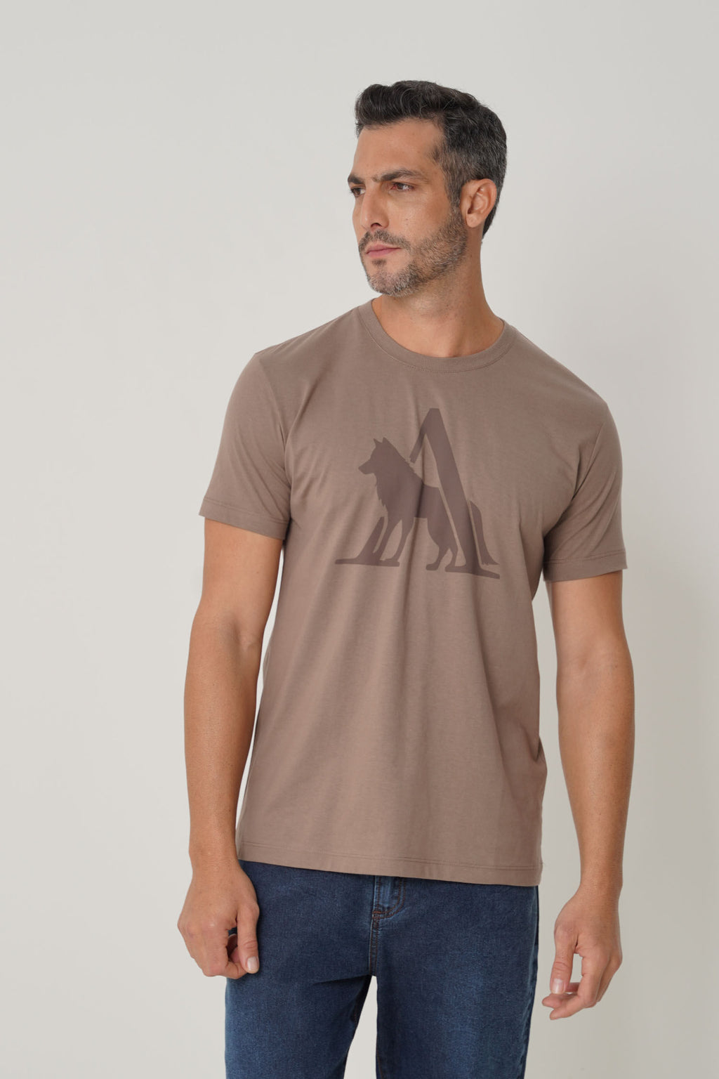 Camiseta Lobo Lettering Masculina Acostamento Capuccino